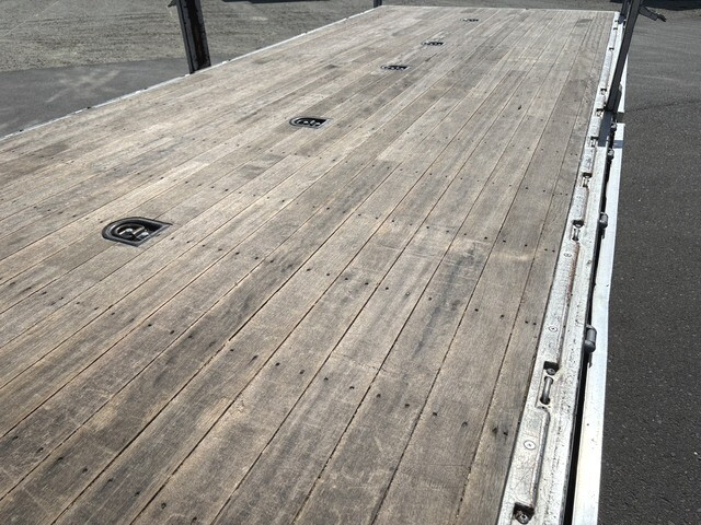 三菱ふそうファイターアルミブロック中型（4t）[写真14]