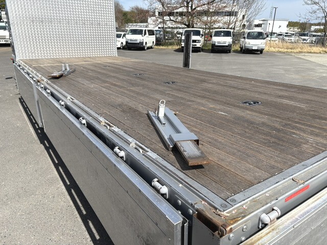 三菱ふそうファイターアルミブロック中型（4t）[写真15]