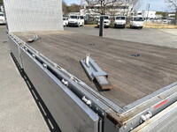 三菱ふそうファイターアルミブロック中型（4t）[写真16]