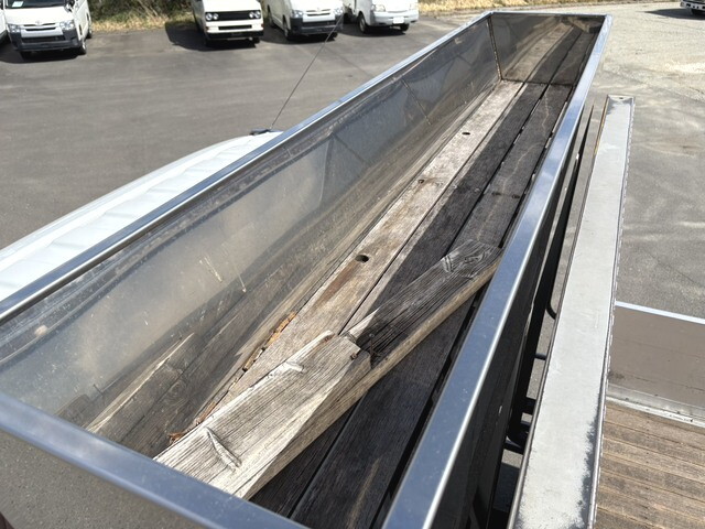 三菱ふそうファイターアルミブロック中型（4t）[写真18]