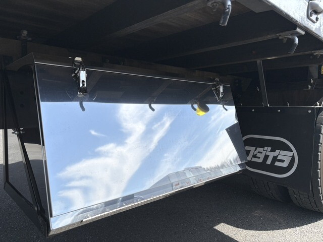 三菱ふそうファイターアルミブロック中型（4t）[写真24]