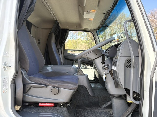 三菱ふそうファイターアルミブロック中型（4t）[写真30]