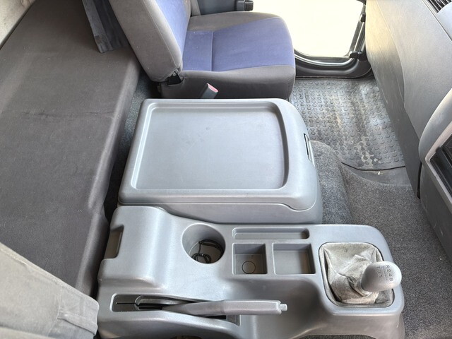 三菱ふそうファイターアルミブロック中型（4t）[写真34]