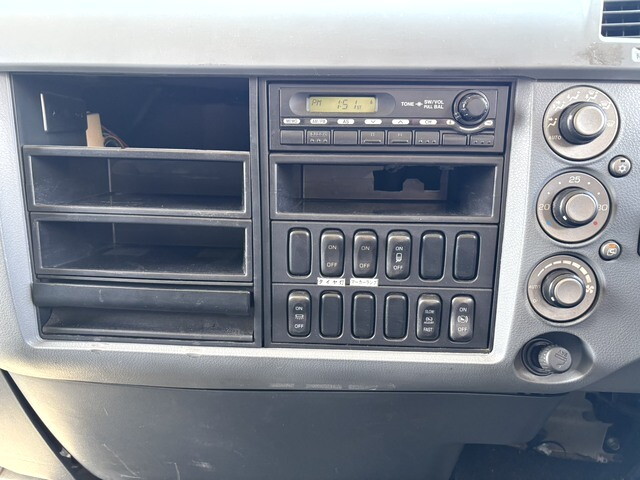 三菱ふそうファイターアルミブロック中型（4t）[写真36]