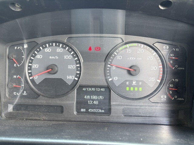 三菱ふそうファイターアルミブロック中型（4t）[写真37]