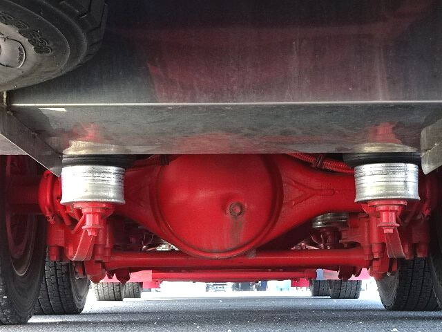 いすゞギガアルミウイング大型（10t）[写真15]