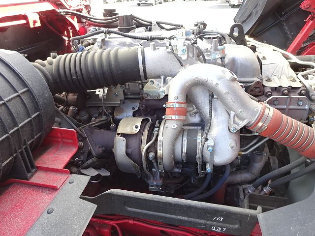 いすゞギガアルミウイング大型（10t）[写真33]