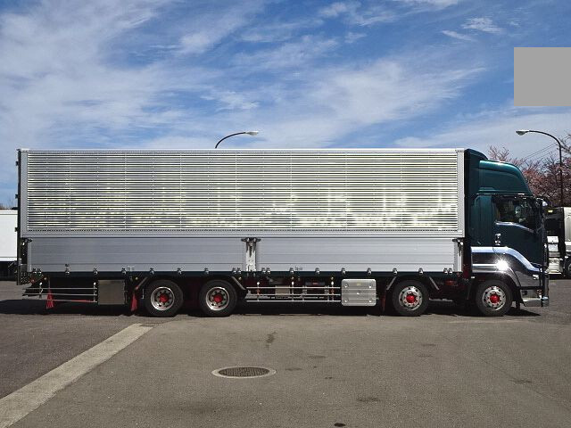 いすゞギガアルミウイング大型（10t）[写真06]