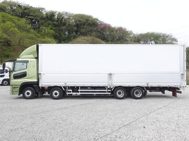 三菱ふそうスーパーグレートアルミウイング大型（10t）[写真11]