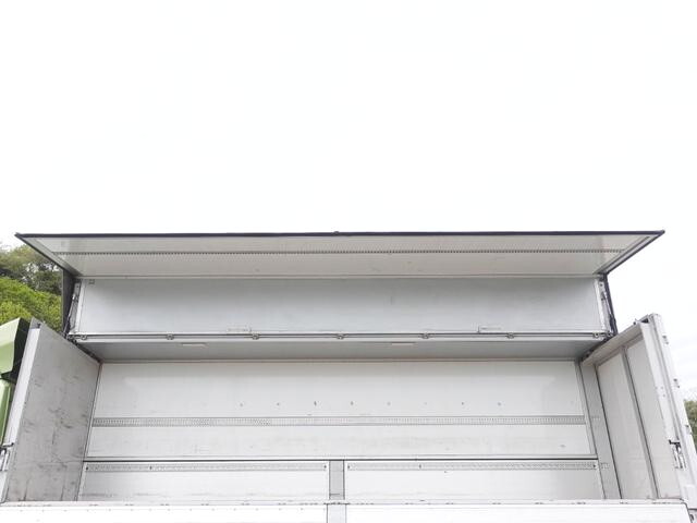 三菱ふそうスーパーグレートアルミウイング大型（10t）[写真16]