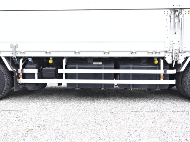 三菱ふそうスーパーグレートアルミウイング大型（10t）[写真26]