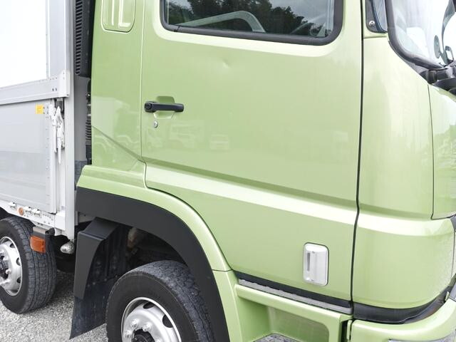 三菱ふそうスーパーグレートアルミウイング大型（10t）[写真04]