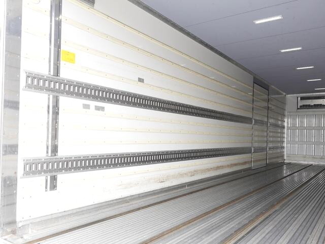 いすゞギガ冷凍車（冷蔵車）大型（10t）[写真11]