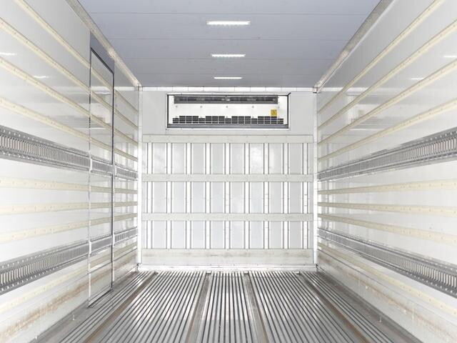 いすゞギガ冷凍車（冷蔵車）大型（10t）[写真13]