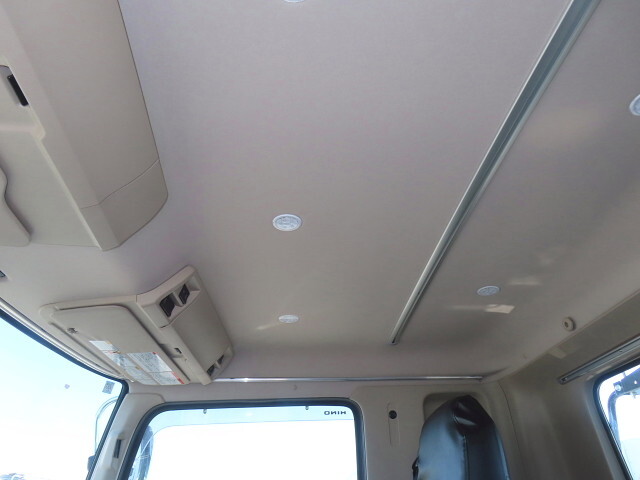 日野レンジャーコンテナ専用車増トン（6t・8t）[写真17]