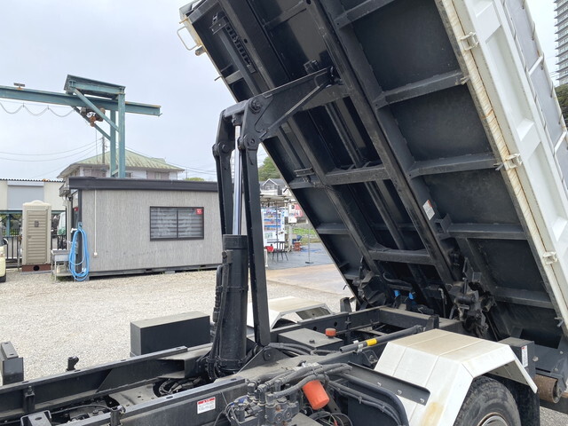 三菱ふそうキャンターローダーダンプ小型（2t・3t）[写真10]