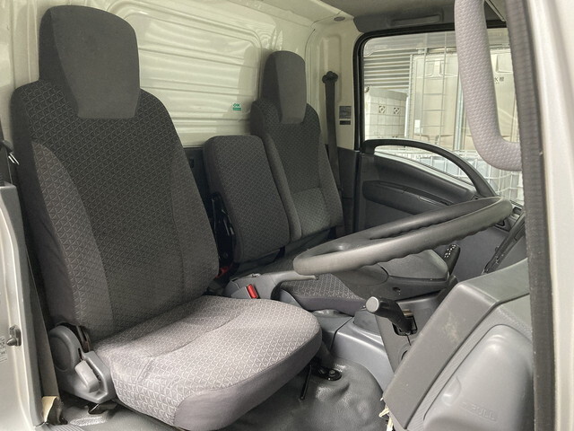 いすゞエルフアルミバン小型（2t・3t）[写真12]