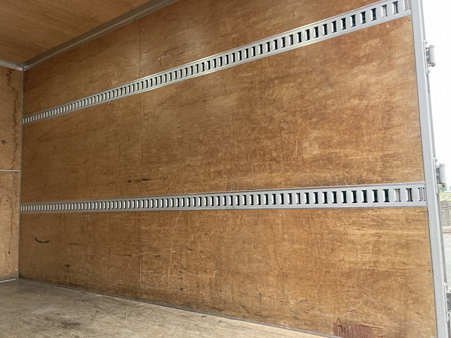 いすゞエルフアルミバン小型（2t・3t）[写真20]