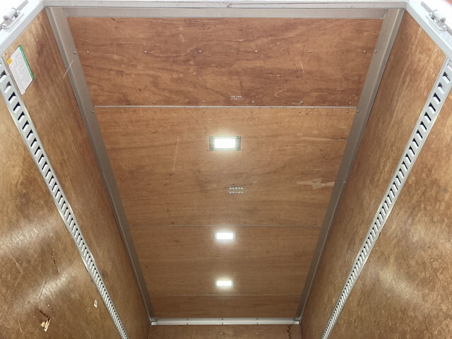 いすゞエルフアルミバン小型（2t・3t）[写真22]