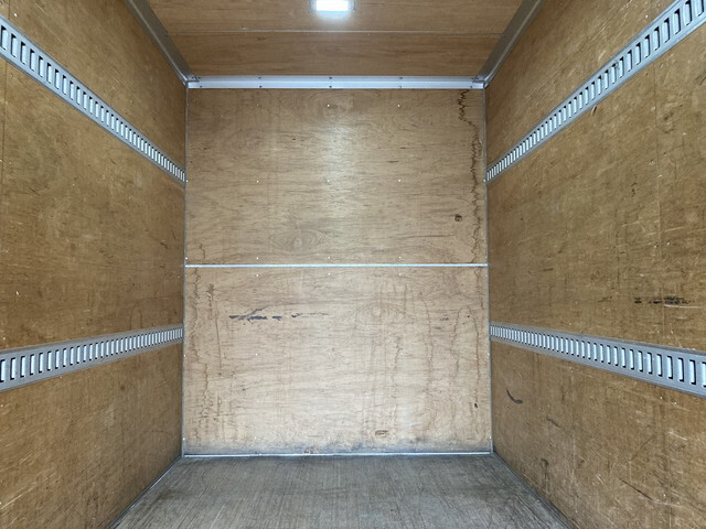 いすゞエルフアルミバン小型（2t・3t）[写真23]