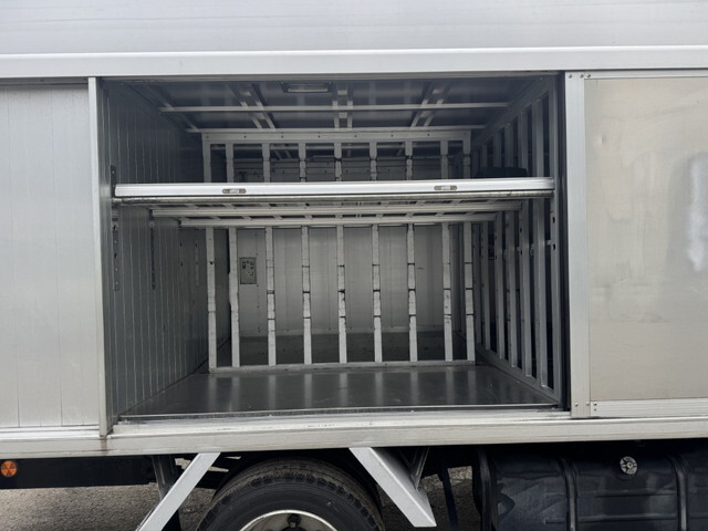 日野デュトロボトルバン小型（2t・3t）[写真10]