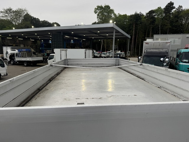 日野デュトロボトルバン小型（2t・3t）[写真11]