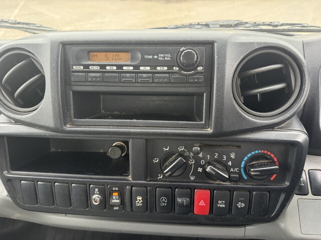 日野デュトロボトルバン小型（2t・3t）[写真16]