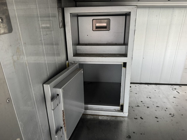 日野デュトロボトルバン小型（2t・3t）[写真09]