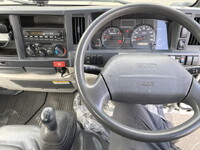 いすゞエルフ平ボディ小型（2t・3t）[写真13]