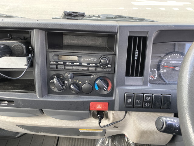 いすゞエルフ平ボディ小型（2t・3t）[写真13]