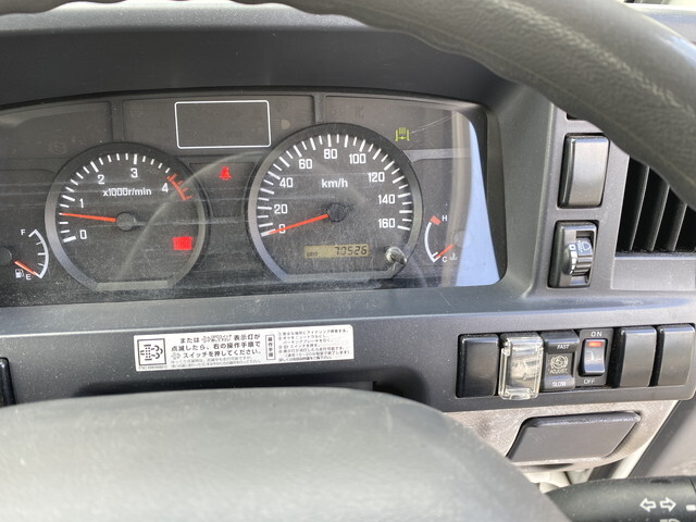 いすゞエルフ平ボディ小型（2t・3t）[写真15]