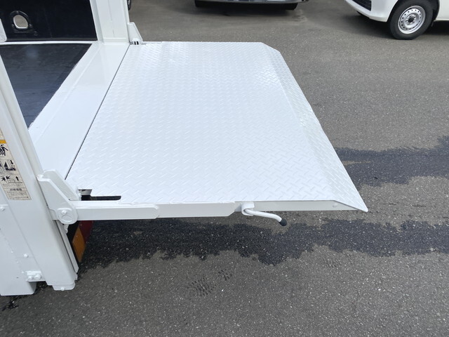 いすゞエルフ平ボディ小型（2t・3t）[写真07]