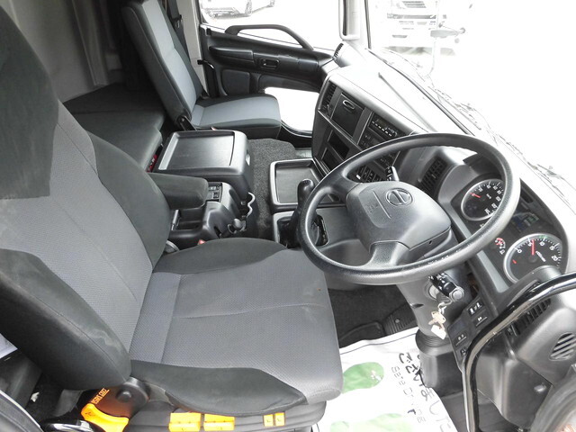 日野プロフィアアルミウイング大型（10t）[写真16]