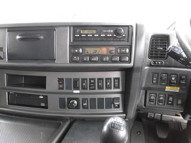 日野プロフィアアルミウイング大型（10t）[写真20]