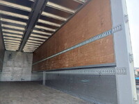 いすゞギガアルミウイング大型（10t）[写真14]