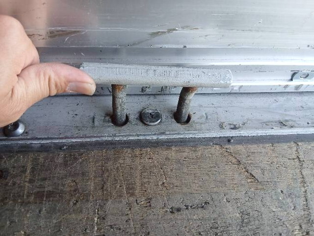 いすゞギガアルミウイング大型（10t）[写真15]