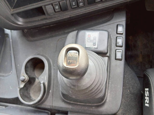 いすゞギガアルミウイング大型（10t）[写真23]