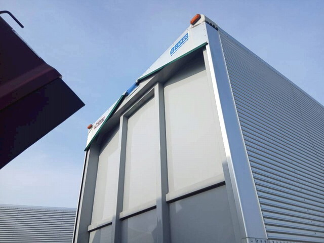 いすゞギガアルミウイング大型（10t）[写真28]