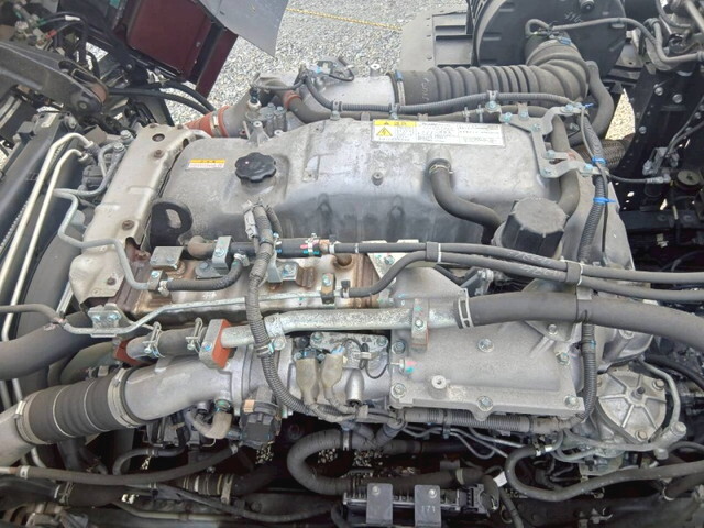 いすゞギガアルミウイング大型（10t）[写真29]