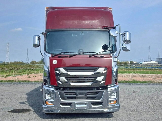 いすゞギガアルミウイング大型（10t）[写真03]