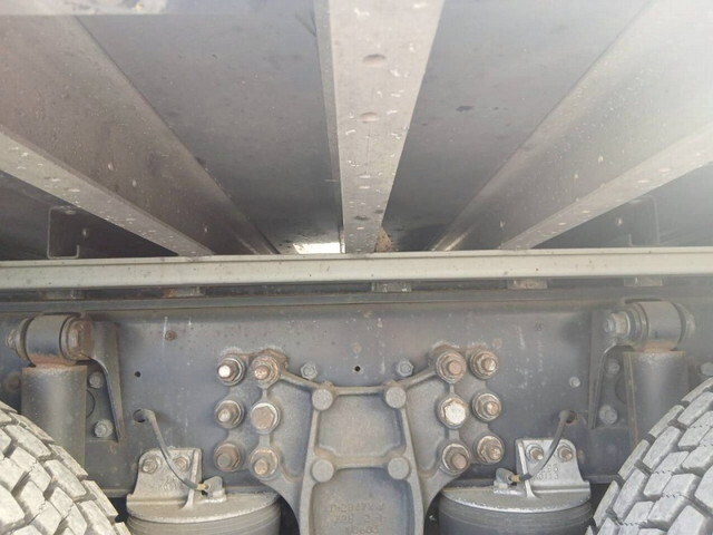 いすゞギガアルミウイング大型（10t）[写真33]