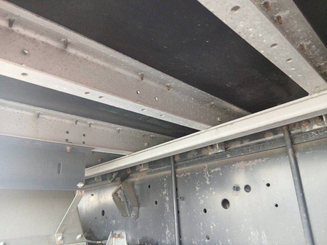 いすゞギガアルミウイング大型（10t）[写真37]