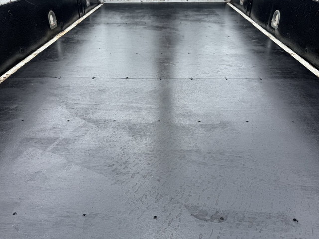 いすゞエルフクレーン4段小型（2t・3t）[写真10]