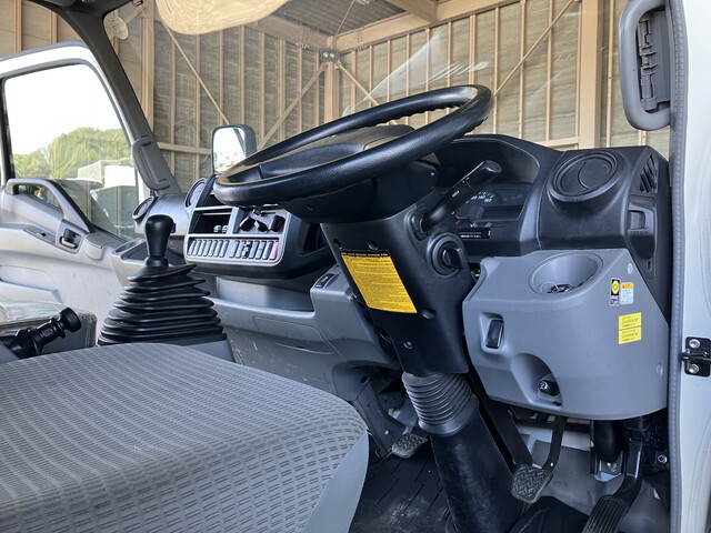 日野デュトロ平ボディ小型（2t・3t）[写真29]