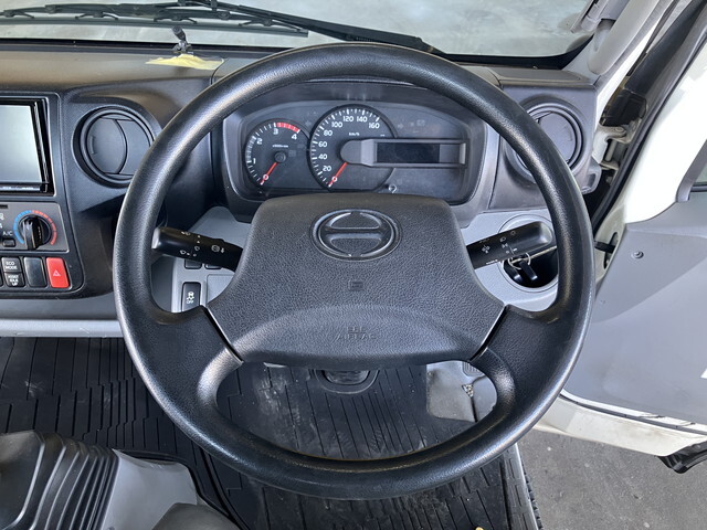 日野デュトロ平ボディ小型（2t・3t）[写真30]