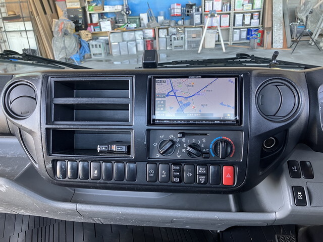 日野デュトロ平ボディ小型（2t・3t）[写真32]