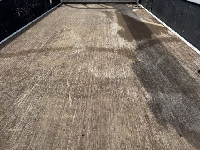 いすゞエルフクレーン3段小型（2t・3t）[写真11]