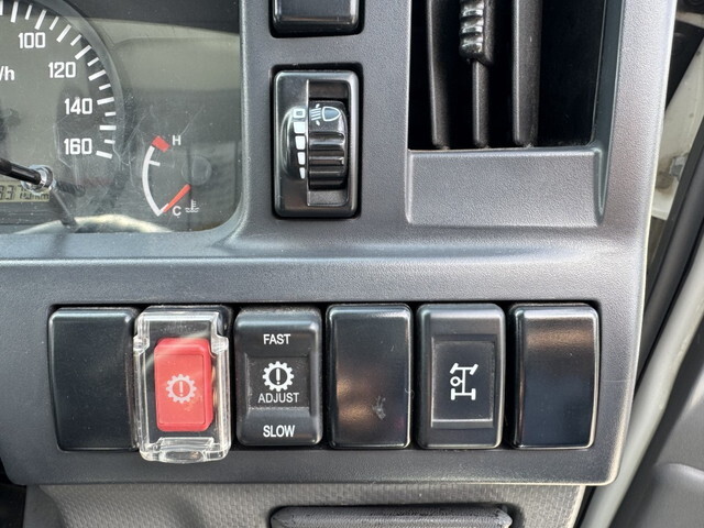 いすゞエルフクレーン3段小型（2t・3t）[写真22]