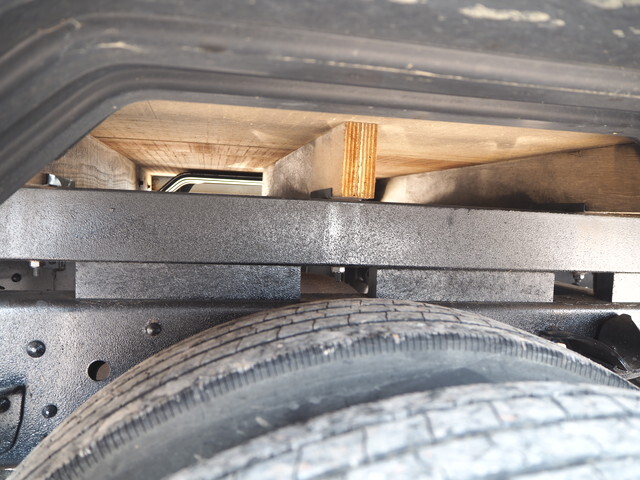 いすゞエルフクレーン5段小型（2t・3t）[写真28]