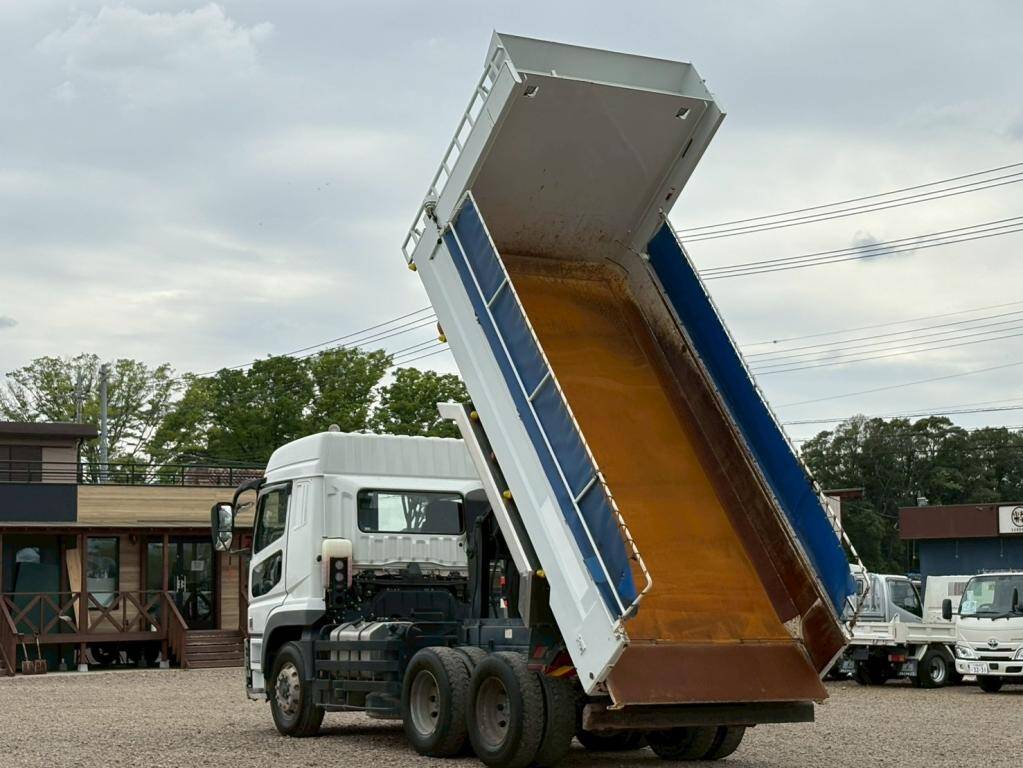三菱ふそうスーパーグレートダンプ大型（10t）[写真11]